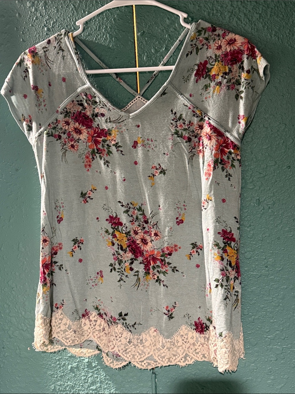 Rewind Light Sage Floral V‑Neck Tunic with Lace Trim